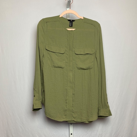 💙5/$15 H&M Women’s Olive Green Long Sleeve Button Front Blouse Size 8 - Picture 1 of 3